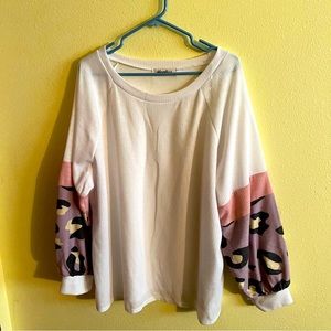 HAPTICS 1X long sleeve white, leopard sleeve print NWOT